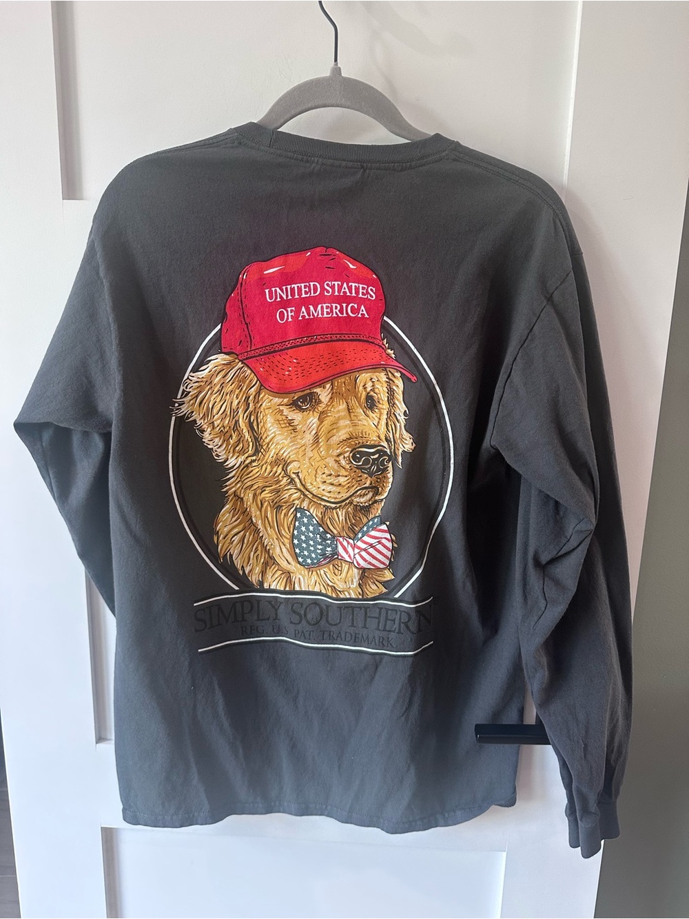 Simply Southern United States of America red hat dog T shirt Medium